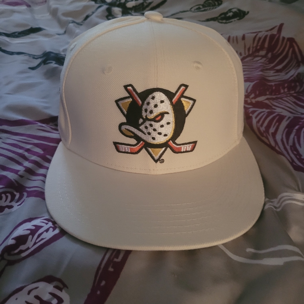 Cream Anaheim Ducks New Logo Hockey Stick/Mask Unisex Cap Night